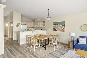 945 SW 24th St, Troutdale, OR 97060 - Photo 7