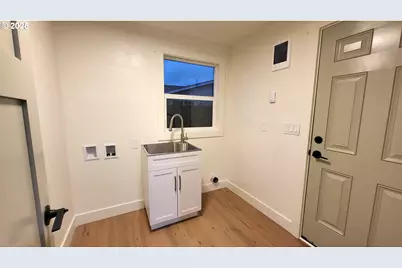 2240 Providence St, Eugene, OR 97401 - Photo 11