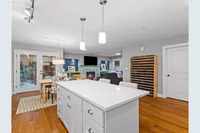 2013 NE 10th Ave #E, Portland, OR 97212 - Photo 17