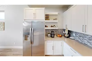 30396 Driftwood Dr, Gold Beach, OR 97444 - Photo 7