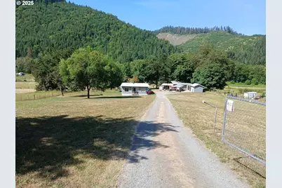 4623 S Myrtle Rd, Myrtle Creek, OR 97457 - Photo 1