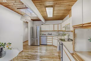 7968 SW Scholls Ferry Rd, Beaverton, OR 97008 - Photo 9