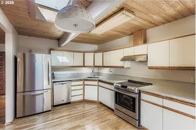 7968 SW Scholls Ferry Rd, Beaverton, OR 97008 - Photo 7