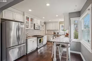 9917 NE Campaign St, Portland, OR 97220 - Photo 9