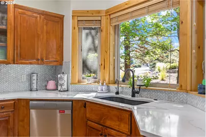 515 Nutcracker Dr, Redmond, OR 97756 - Photo 13