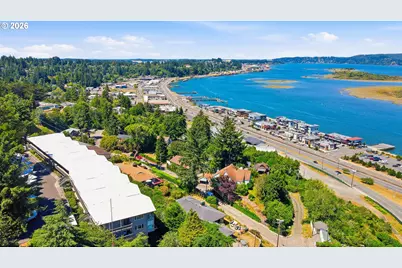 290 N 3rd Ct #15, Coos Bay, OR 97420 - Photo 41