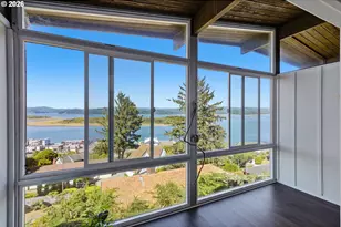 290 N 3rd Ct, Coos Bay, OR 97420 - Photo 29