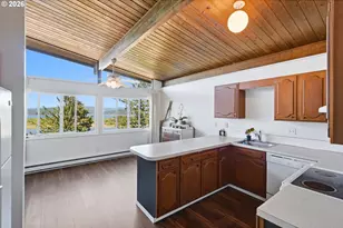 290 N 3rd Ct, Coos Bay, OR 97420 - Photo 19