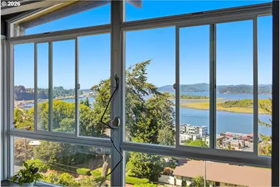 290 N 3rd Ct #15, Coos Bay, OR 97420 - Photo 35