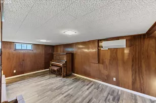 1313 Bayview St, North Bend, OR 97459 - Photo 25