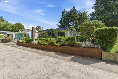 1313 Bayview St, North Bend, OR 97459 - Photo 41
