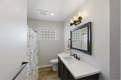 1313 Bayview St, North Bend, OR 97459 - Photo 17