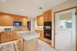 12313 SE Oatfield Rd, Milwaukie, OR 97222 - Photo 11