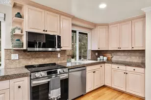 16086 Winston Dr, Oregon City, OR 97045 - Photo 11