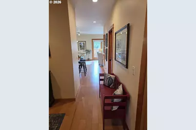 123 S Hemlock St #203, Cannon Beach, OR 97110 - Photo 3