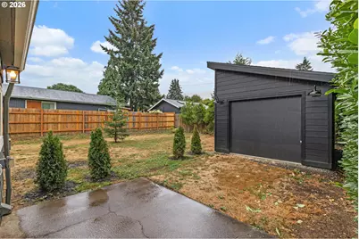 9525 N Hodge Ave, Portland, OR 97203 - Photo 23