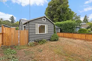 9525 N Hodge Ave, Portland, OR 97203 - Photo 3