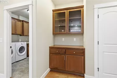 1232 Woodfield Dr, Eugene, OR 97401 - Photo 29