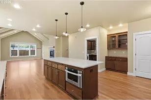 1232 Woodfield Dr, Eugene, OR 97401 - Photo 15
