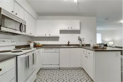 9837 NE Irving St #301, Portland, OR 97220 - Photo 7