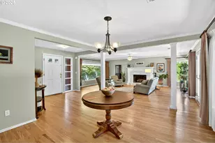 1620 SW Maplecrest Dr, Portland, OR 97219 - Photo 15