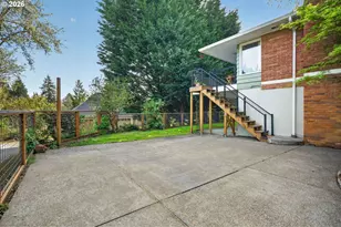 1620 SW Maplecrest Dr, Portland, OR 97219 - Photo 45