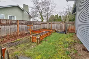 390 W Arlington St, Gladstone, OR 97027 - Photo 35