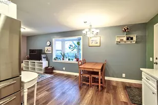 390 W Arlington St, Gladstone, OR 97027 - Photo 9