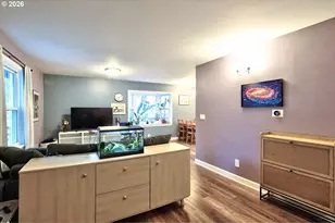 390 W Arlington St, Gladstone, OR 97027 - Photo 5