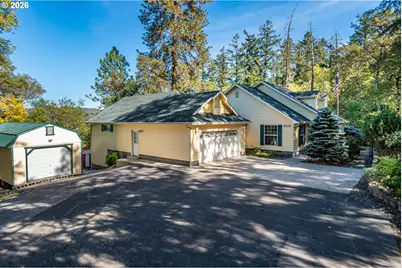 1049 W Copper Ct, Roseburg, OR 97471 - Photo 1
