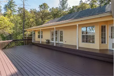 1049 W Copper Ct, Roseburg, OR 97471 - Photo 25