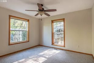 1049 W Copper Ct, Roseburg, OR 97471 - Photo 37