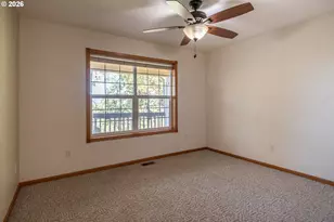 1049 W Copper Ct, Roseburg, OR 97471 - Photo 33