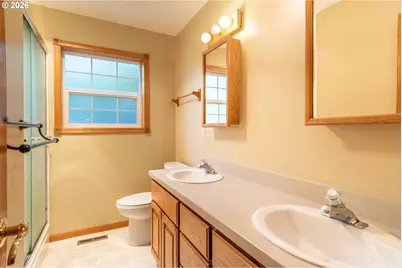 1049 W Copper Ct, Roseburg, OR 97471 - Photo 39