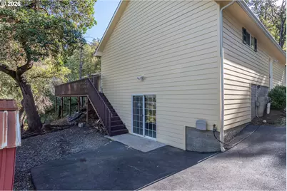 1049 W Copper Ct, Roseburg, OR 97471 - Photo 47