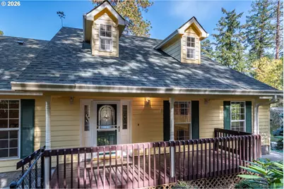 1049 W Copper Ct, Roseburg, OR 97471 - Photo 3