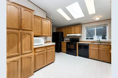 696 SW Livingston Pl, Troutdale, OR 97060 - Photo 19