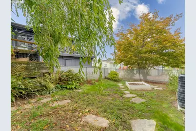 696 SW Livingston Pl, Troutdale, OR 97060 - Photo 37