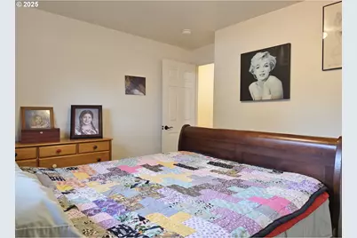 795 Red Cedar Ct, Eugene, OR 97402 - Photo 17