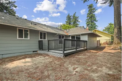 2013 NE Roberts Ct, Gresham, OR 97030 - Photo 3