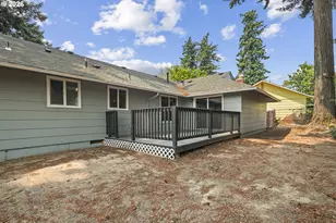 2013 NE Roberts Ct, Gresham, OR 97030 - Photo 3