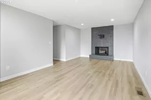 2013 NE Roberts Ct, Gresham, OR 97030 - Photo 15