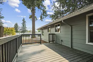 2013 NE Roberts Ct, Gresham, OR 97030 - Photo 5