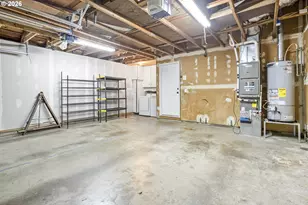 2013 NE Roberts Ct, Gresham, OR 97030 - Photo 21
