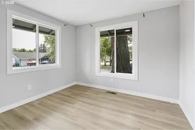 2013 NE Roberts Ct, Gresham, OR 97030 - Photo 35