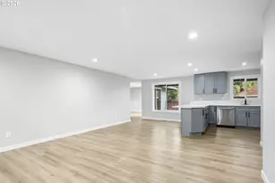 2013 NE Roberts Ct, Gresham, OR 97030 - Photo 7