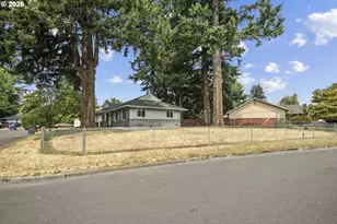 2013 NE Roberts Ct, Gresham, OR 97030 - Photo 23