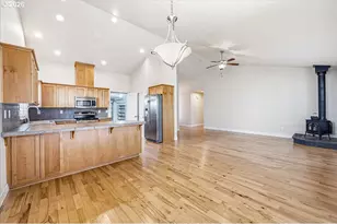 20967 NE Yukon St, Aurora, OR 97002 - Photo 11