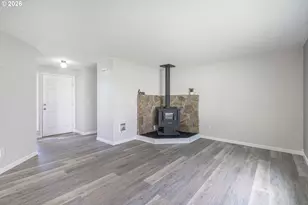 127 SW Poplar Ct, McMinnville, OR 97128 - Photo 13