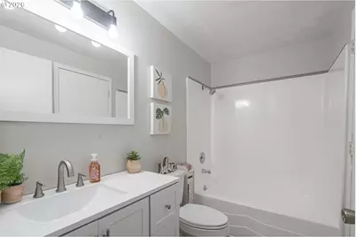 127 SW Poplar Ct, McMinnville, OR 97128 - Photo 21